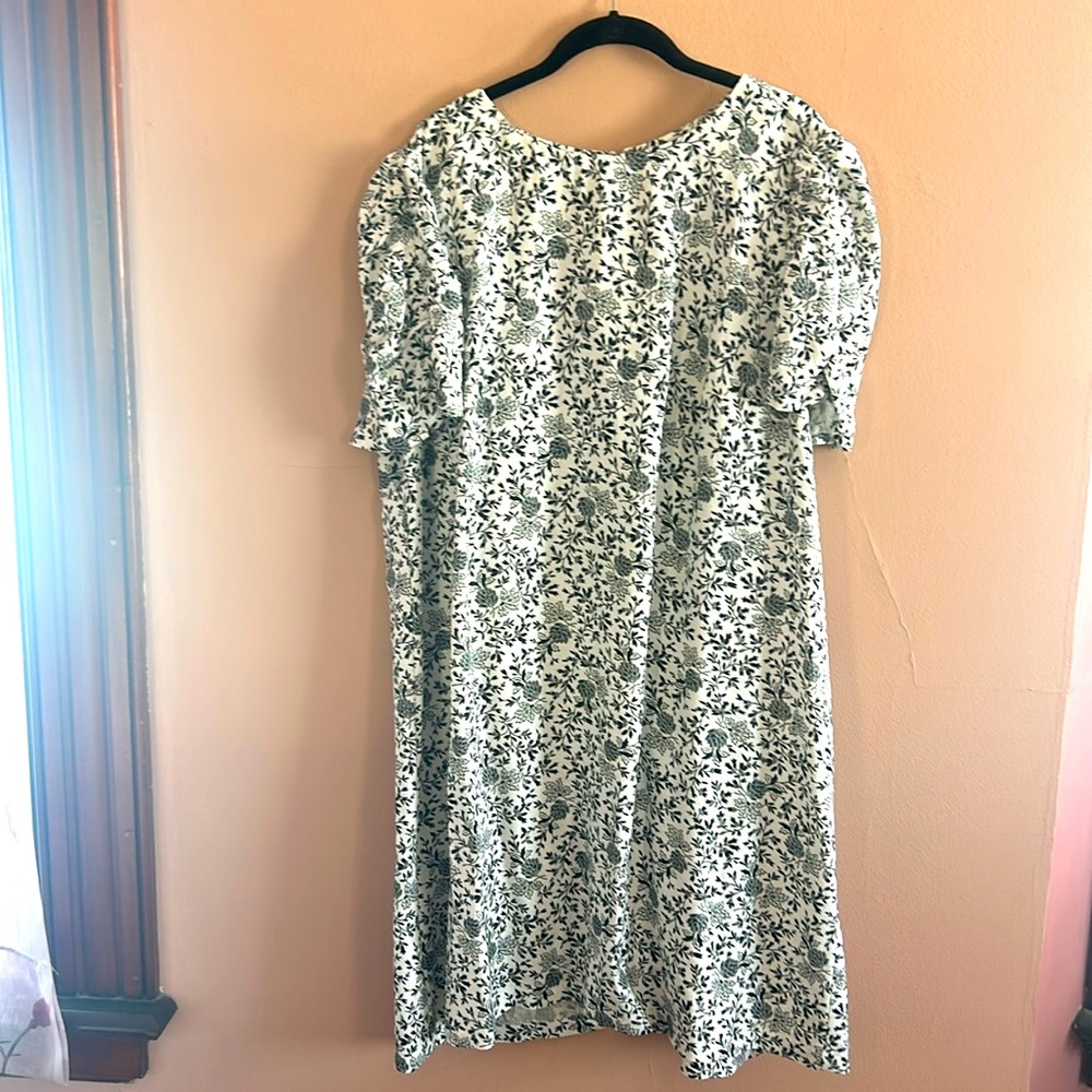 Women’s Loft Dress in black and white print